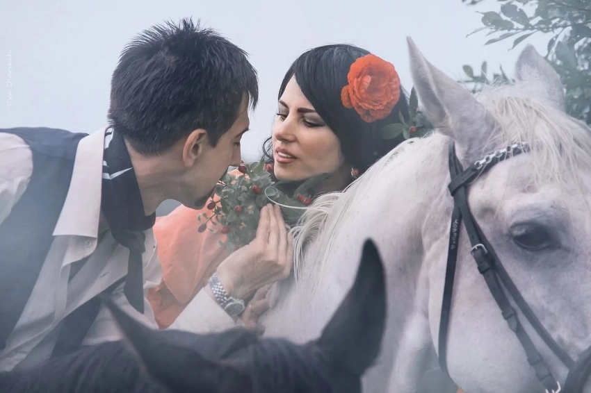 Косплееры показали Раду и Лойко из фильма «Табор уходит в небо»