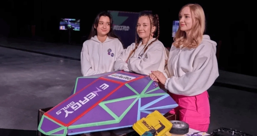 Команда «Energy Girls» представила машину «Барракуда» на международном чемпионате «Битва Роботов»