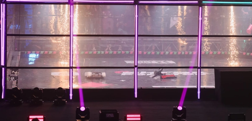 Иркутская команда «Байкальские звери» представила на «Битве роботов» свою машину «BABR MONSTER»